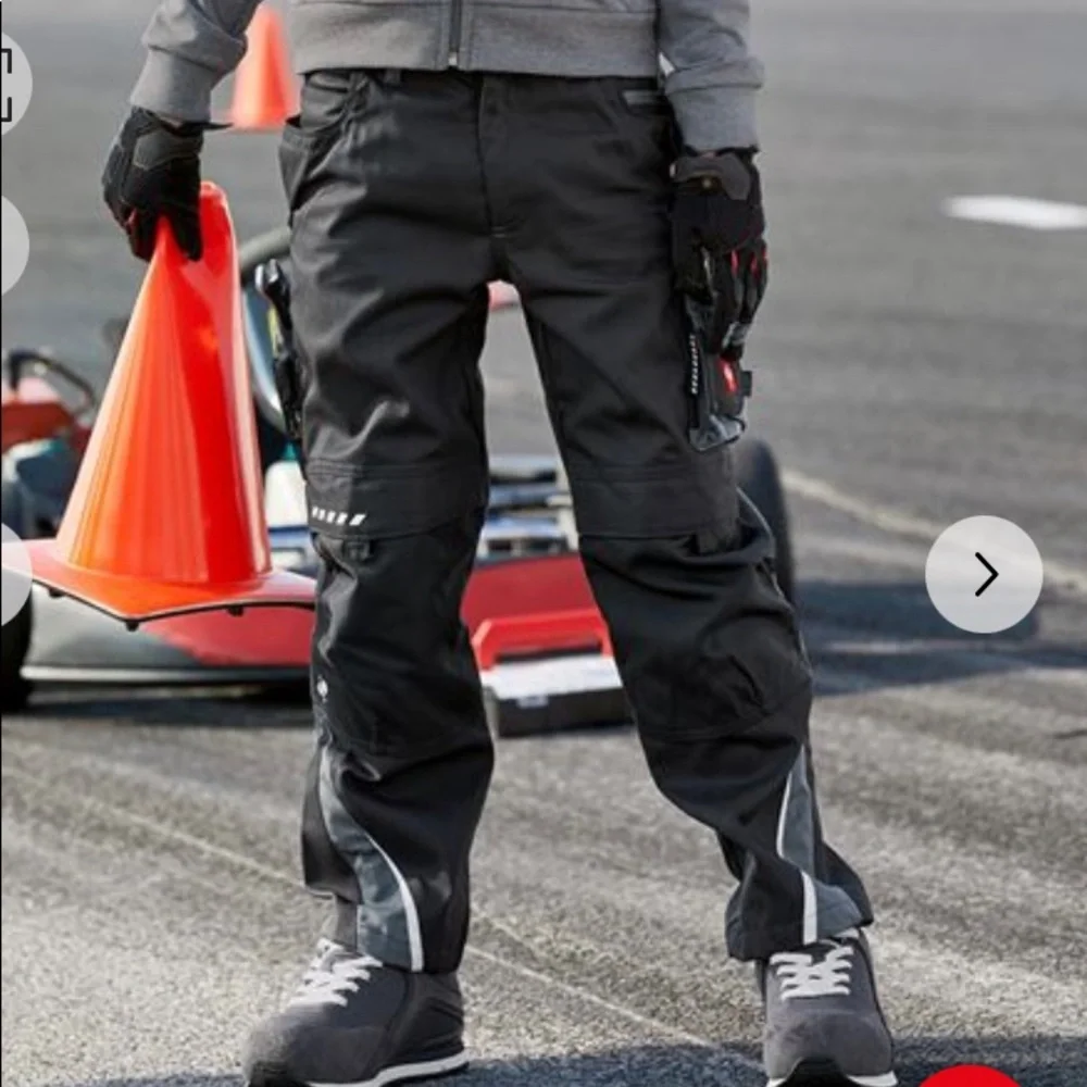 Boys Cargo pants size 12. Amazing quality! Super functional and Built to last. - Picture 3 of 11